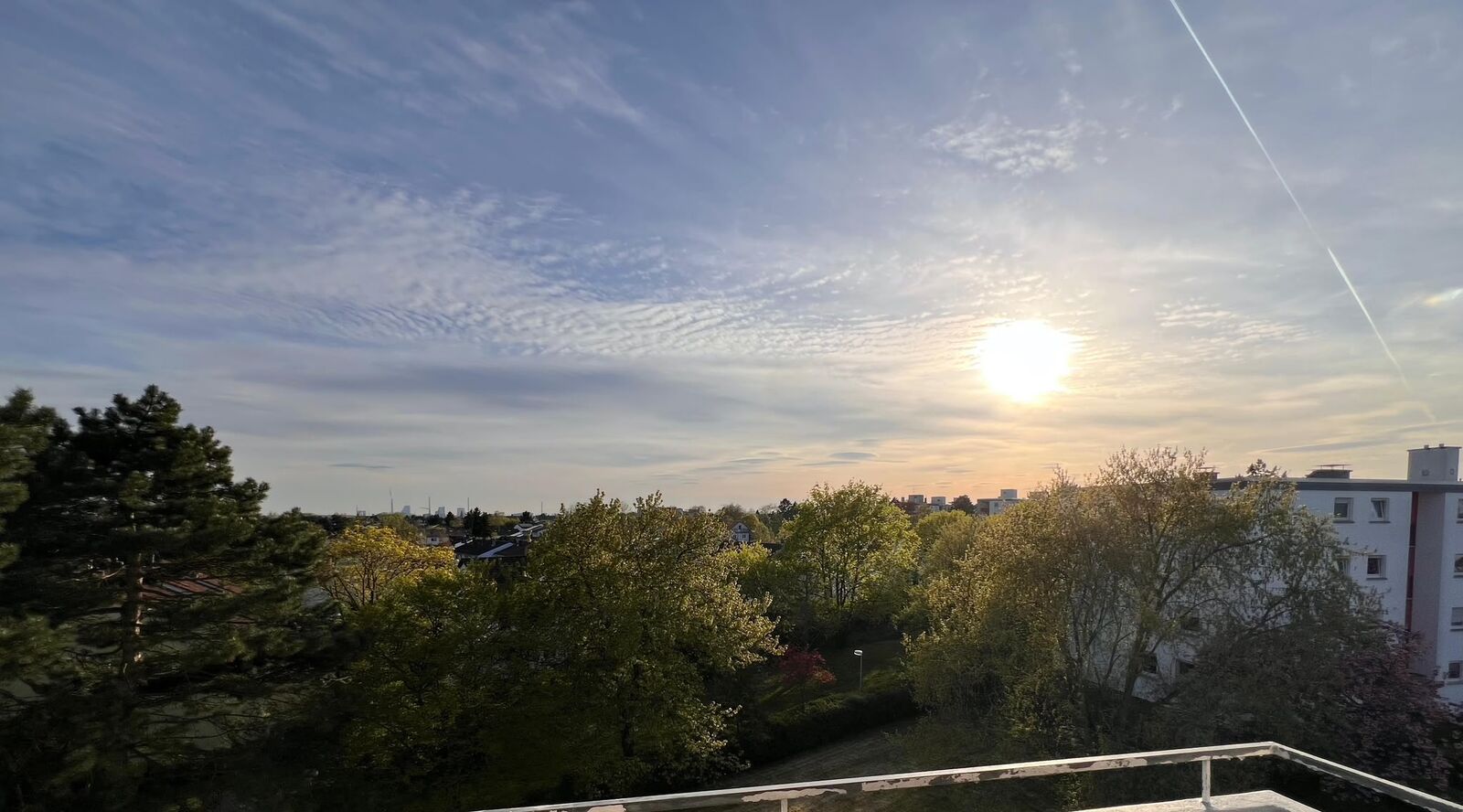 3-Zimmer-Wohnung mit Südloggia in Feudenheim, Mannheim-Feudenheim — Aussicht vor der Sanierung | Sanierung durch vivunt GmbH